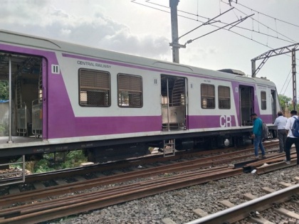 Mumbai: Empty local train derails at Ambarnath Railway Station, no causalities reported | Mumbai: Empty local train derails at Ambarnath Railway Station, no causalities reported