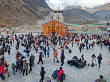 Shri Badrinath-Kedarnath Temple Committee refutes "false" information being circulated on gold plating of sanctum sanctorum | Shri Badrinath-Kedarnath Temple Committee refutes "false" information being circulated on gold plating of sanctum sanctorum Shri Badrinath-Kedarnath Temple Committee refutes "false" information being circulated on gold plating of sanctum sanctorum | Shri Badrinath-Kedarnath Temple Committee refutes "false" information being circulated on gold plating of sanctum sanctorum