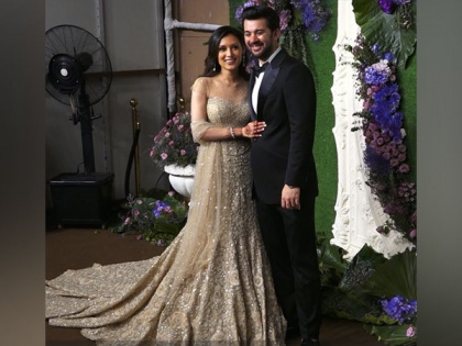 Newlyweds Karan-Drisha look charming at their reception | Newlyweds Karan-Drisha look charming at their reception
