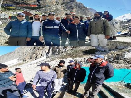 Kashmir Divisional Commissioner visits Holy Amarnath Cave, takes stock of arrangements | Kashmir Divisional Commissioner visits Holy Amarnath Cave, takes stock of arrangements