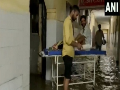 Ajmer's Jawaharlal Nehru Hospital flooded after heavy rains under influence of Cyclone Biparjoy | Ajmer's Jawaharlal Nehru Hospital flooded after heavy rains under influence of Cyclone Biparjoy