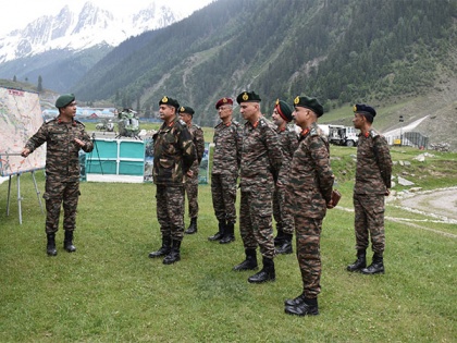 Northern Army commander inspects ongoing preparations for Amarnath Yatra | Northern Army commander inspects ongoing preparations for Amarnath Yatra