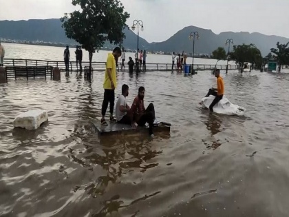 Rajasthan: Anasagar lake overflows after heavy rains in Ajmer | Rajasthan: Anasagar lake overflows after heavy rains in Ajmer
