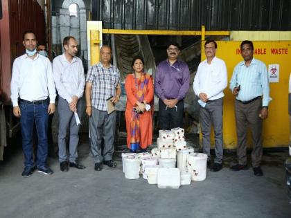 Delhi: Customs destroy 1,289 units of liquor bottles, 51.68 kg of drugs | Delhi: Customs destroy 1,289 units of liquor bottles, 51.68 kg of drugs Delhi: Customs destroy 1,289 units of liquor bottles, 51.68 kg of drugs | Delhi: Customs destroy 1,289 units of liquor bottles, 51.68 kg of drugs