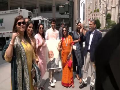 US: Indian diaspora excited to greet PM Modi, waits outside his hotel in New York | US: Indian diaspora excited to greet PM Modi, waits outside his hotel in New York