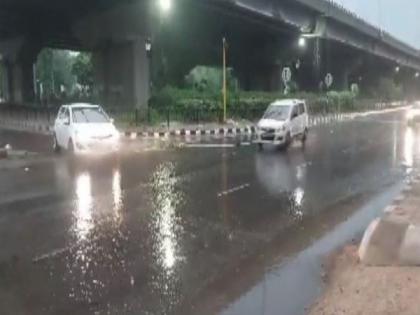 Delhi receives light rain early morning, brings respite from heat | Delhi receives light rain early morning, brings respite from heat