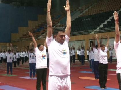 International Yoga Day: Goa CM Pramod Sawant performs yoga with school students | International Yoga Day: Goa CM Pramod Sawant performs yoga with school students