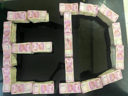 Gujarat: ED seizes over Rs 1 crore cash in Rs 2,000 denomination | Gujarat: ED seizes over Rs 1 crore cash in Rs 2,000 denomination