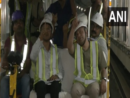 Ashwini Vaishnaw inspects East-West metro project work from Howrah Maidan to Esplanade stretch | Ashwini Vaishnaw inspects East-West metro project work from Howrah Maidan to Esplanade stretch