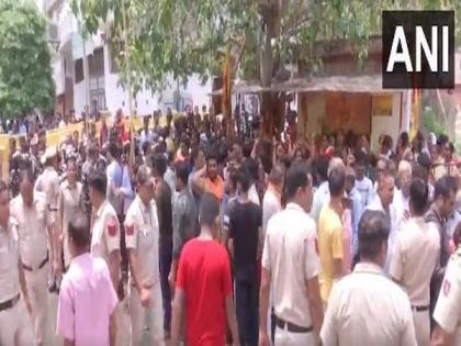 Protest against removal of portion of temple in Delhi's Mandawali | Protest against removal of portion of temple in Delhi's Mandawali