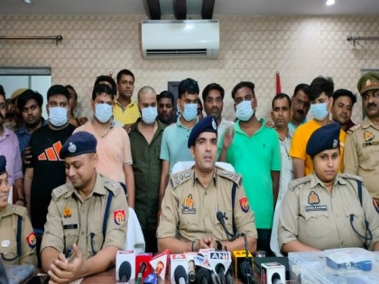 Seven arrested in Lucknow for looting people using fake police I-Ds; Police recover pistol, Rs 23 lakh in cash | Seven arrested in Lucknow for looting people using fake police I-Ds; Police recover pistol, Rs 23 lakh in cash
