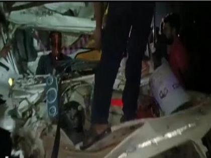 Madhya Pradesh: 2 killed, 10 injured as four-wheeler collides with truck in Shajapur district | Madhya Pradesh: 2 killed, 10 injured as four-wheeler collides with truck in Shajapur district