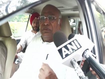 "We want to fight together...": Mallikarjun Kharge ahead of Opposition meet in Patna | "We want to fight together...": Mallikarjun Kharge ahead of Opposition meet in Patna "We want to fight together...": Mallikarjun Kharge ahead of Opposition meet in Patna | "We want to fight together...": Mallikarjun Kharge ahead of Opposition meet in Patna