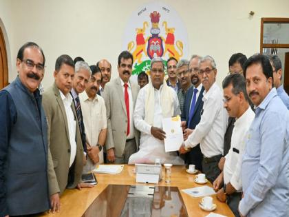 FKCCI meets Karnataka CM Siddaramaiah to discuss hike in power tariffs | FKCCI meets Karnataka CM Siddaramaiah to discuss hike in power tariffs FKCCI meets Karnataka CM Siddaramaiah to discuss hike in power tariffs | FKCCI meets Karnataka CM Siddaramaiah to discuss hike in power tariffs
