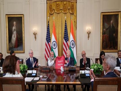 "The future is AI-America and India": Biden's special T-Shirt gift highlights PM Modi's quote | "The future is AI-America and India": Biden's special T-Shirt gift highlights PM Modi's quote "The future is AI-America and India": Biden's special T-Shirt gift highlights PM Modi's quote | "The future is AI-America and India": Biden's special T-Shirt gift highlights PM Modi's quote