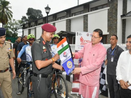 Uttarakhand: CM Dhami flags off MTB Cycling Expedition team of NIM | Uttarakhand: CM Dhami flags off MTB Cycling Expedition team of NIM