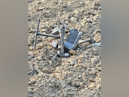 BSF shoots down Pakistani drone in Punjab's Tarn Taran | BSF shoots down Pakistani drone in Punjab's Tarn Taran
