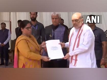 J-K: Amit Shah presents job appointment letters to kin of policemen killed in action | J-K: Amit Shah presents job appointment letters to kin of policemen killed in action