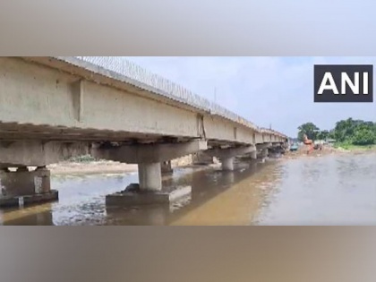Bihar: Pillar of under-construction bridge in Kishanganj caves-in | Bihar: Pillar of under-construction bridge in Kishanganj caves-in