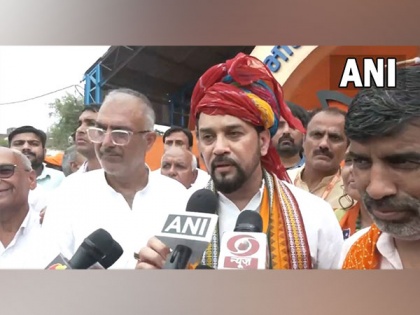 "Stage set, drama troupe gathering ahead of 2024 polls": Anurag Thakur's jibe on Opposition meeting | "Stage set, drama troupe gathering ahead of 2024 polls": Anurag Thakur's jibe on Opposition meeting