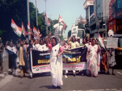 Kerala: Mahila Congress stages protest against KPCC chief's arrest in Thiruvananthapuram | Kerala: Mahila Congress stages protest against KPCC chief's arrest in Thiruvananthapuram
