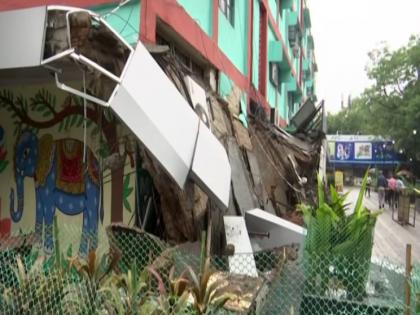Portion of building collapses in Delhi's RK Puram | Portion of building collapses in Delhi's RK Puram
