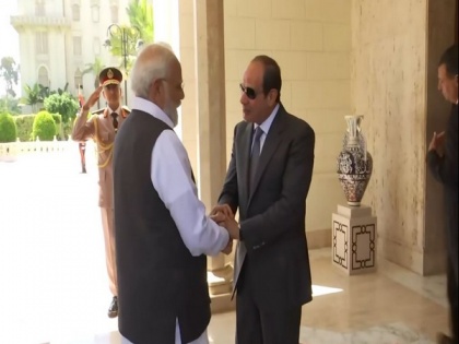 PM Modi meets Egypt's President Abdel Fattah El-Sisi in Cairo | PM Modi meets Egypt's President Abdel Fattah El-Sisi in Cairo