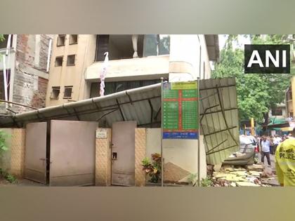 Mumbai Ghatkopar building collapse: 4 people rescued, 2 people still trapped | Mumbai Ghatkopar building collapse: 4 people rescued, 2 people still trapped