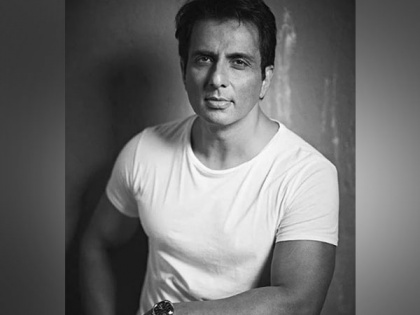 Sonu Sood sets fitness goals with his running expedition in Himachal | Sonu Sood sets fitness goals with his running expedition in Himachal