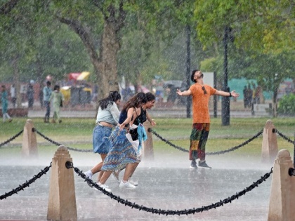 Monsoon hits Mumbai, Delhi together for first time in decades | Monsoon hits Mumbai, Delhi together for first time in decades