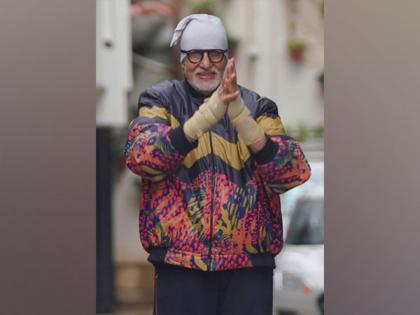 Big B meets his fans in new avatar, breaks long-term "bare feet" tradition; here's why | Big B meets his fans in new avatar, breaks long-term "bare feet" tradition; here's why