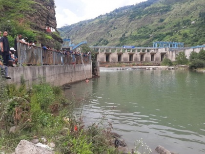 Himachal Pradesh: Man drowns while taking bath in river, rescue operation underway | Himachal Pradesh: Man drowns while taking bath in river, rescue operation underway