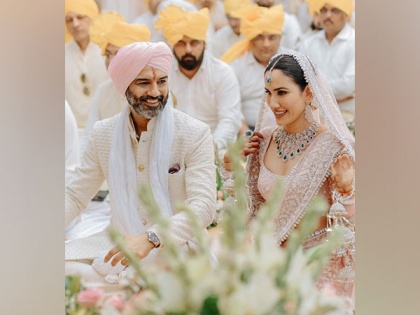 Sonnalli Seygall posts first of 'many' honeymoon pics with husband Ashesh Sajnani | Sonnalli Seygall posts first of 'many' honeymoon pics with husband Ashesh Sajnani