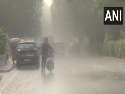 Heavy rain lashes parts of Delhi, monsoon yet to reach Northwest India | Heavy rain lashes parts of Delhi, monsoon yet to reach Northwest India