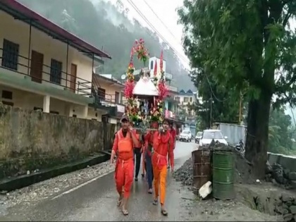 Kanwar Yatra: Large number of devotees reach Gangotri and Gomukh to collect Ganga water for 'Jalabhishek' of Lord Shiva | Kanwar Yatra: Large number of devotees reach Gangotri and Gomukh to collect Ganga water for 'Jalabhishek' of Lord Shiva