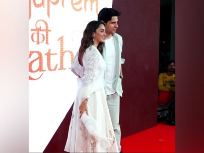 Sidharth Malhotra cheers wife Kiara Advani for her upcoming film 'Satyaprem Ki Katha' | Sidharth Malhotra cheers wife Kiara Advani for her upcoming film 'Satyaprem Ki Katha'