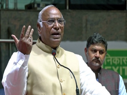 Mallikarjun Kharge extends Eid al-Adha greetings, wishes to build a peaceful society | Mallikarjun Kharge extends Eid al-Adha greetings, wishes to build a peaceful society
