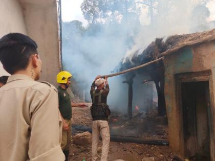 J&K: Fire breaks out at a house in Udhampur | J&K: Fire breaks out at a house in Udhampur