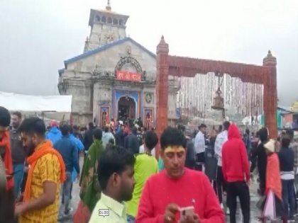 Uttarakhand: Despite inclement weather devotees throngs to Kedarnath | Uttarakhand: Despite inclement weather devotees throngs to Kedarnath