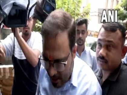 BMC Covid-19 centres scam: IAS officer Sanjeev Jaiswal appears before ED for questioning | BMC Covid-19 centres scam: IAS officer Sanjeev Jaiswal appears before ED for questioning