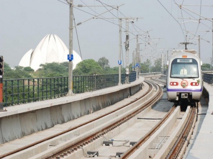 Delhi Metro launches 'DMRC TRAVEL' app to buy mobile QR tickets | Delhi Metro launches 'DMRC TRAVEL' app to buy mobile QR tickets