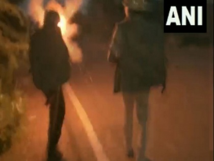 Jodhpur: Two groups clash over land dispute, police use tear gas to disperse them | Jodhpur: Two groups clash over land dispute, police use tear gas to disperse them