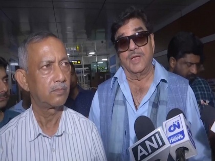 WB: "Some agencies and some people harassing opposition parties", says TMC MP Shatrughan Sinha's dig at BJP | WB: "Some agencies and some people harassing opposition parties", says TMC MP Shatrughan Sinha's dig at BJP