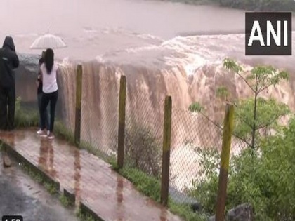 Gujarat: Amid heavy rains, several water bodies in spate | Gujarat: Amid heavy rains, several water bodies in spate