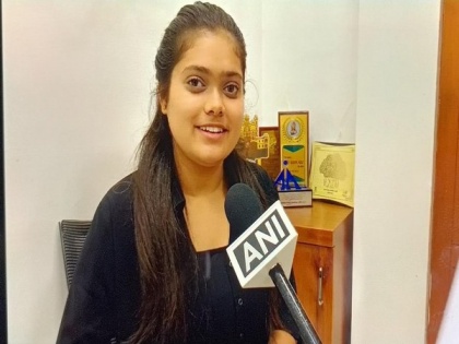 MP: Indore girl becomes graduate at the age of just 15 years | MP: Indore girl becomes graduate at the age of just 15 years