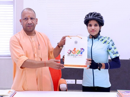 Cyclist Asha Malviya, pedalling for women's empowerment, meets UP CM Yogi Adityanath | Cyclist Asha Malviya, pedalling for women's empowerment, meets UP CM Yogi Adityanath