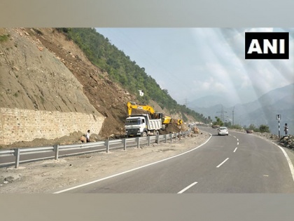 J-K: Landslide hits Jammu-Srinagar National Highway, road clearance work underway | J-K: Landslide hits Jammu-Srinagar National Highway, road clearance work underway