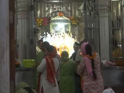 Delhi: Devotees throng Gauri Shankar temple in Chandni Chowk on first day of Sawan | Delhi: Devotees throng Gauri Shankar temple in Chandni Chowk on first day of Sawan