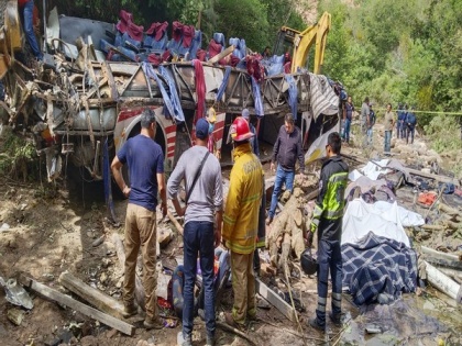 Mexico: 27 including an infant die, 17 severely injured as bus falls into ravine | Mexico: 27 including an infant die, 17 severely injured as bus falls into ravine