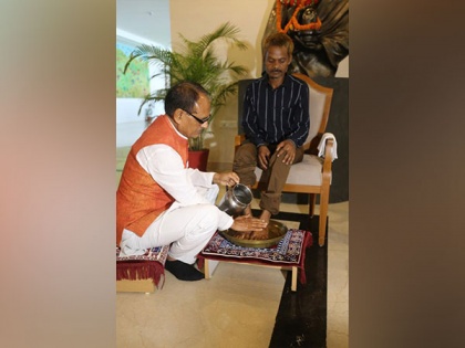 'Was deeply disturbed, pained...': MP CM Chouhan washes feet of urination case victim | 'Was deeply disturbed, pained...': MP CM Chouhan washes feet of urination case victim